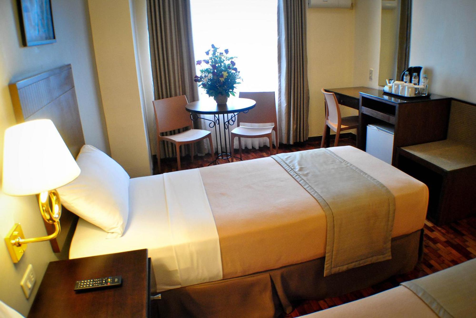 Fersal Hotel Kalayaan, Quezon City Eksteriør billede