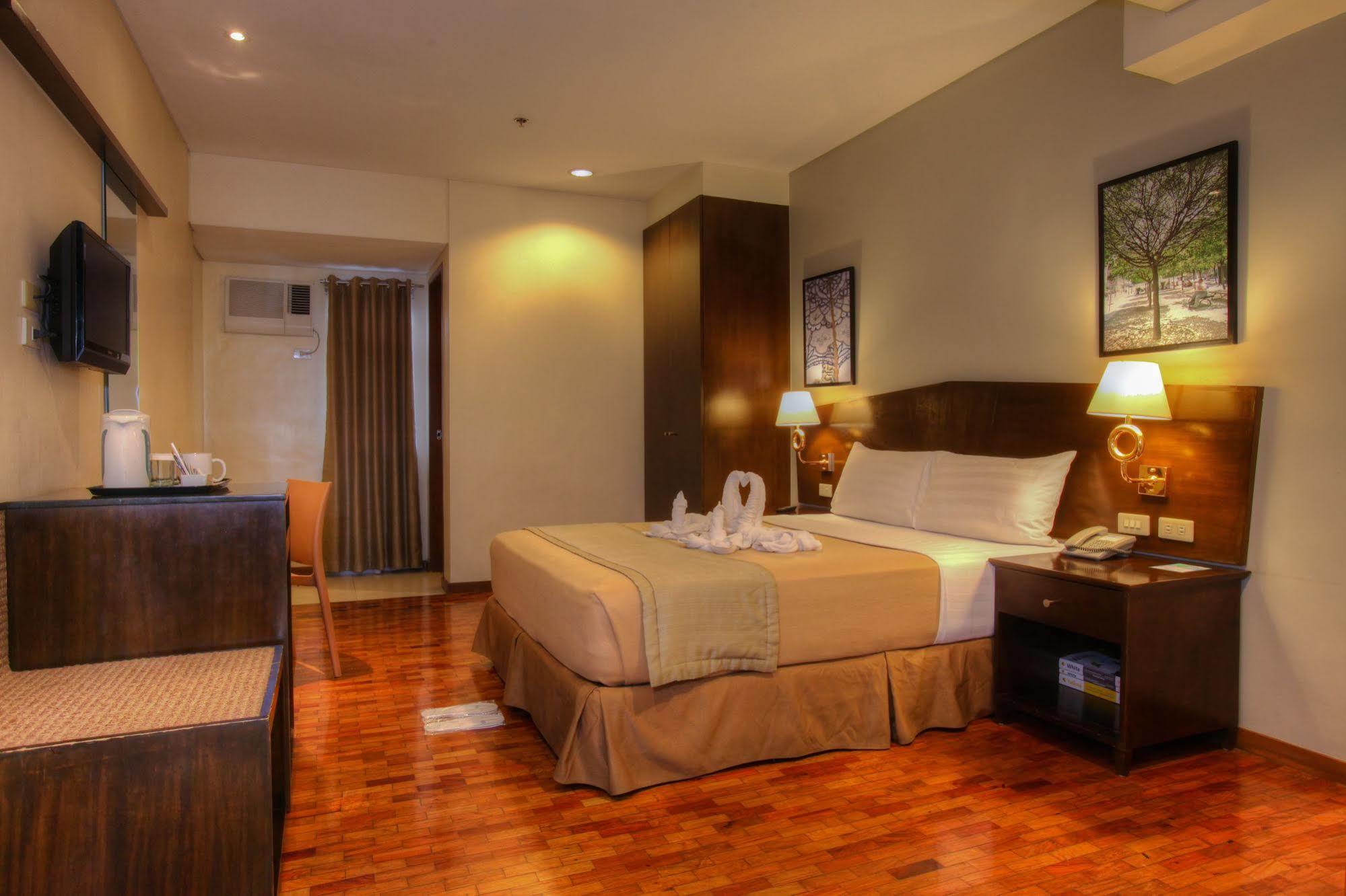 Fersal Hotel Kalayaan, Quezon City Eksteriør billede